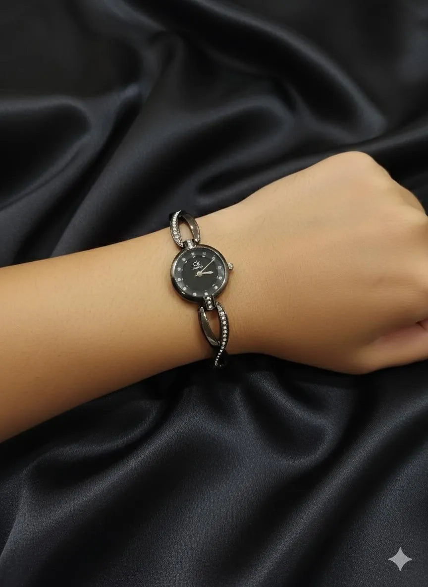 Glam & Grace Women's Chain Strap Watch - Stainless Steel Round Case